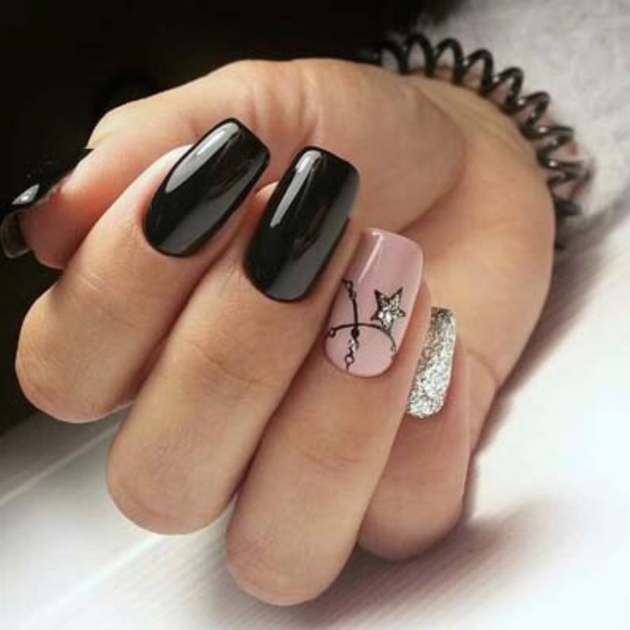 Υπέροχα γιορτινά σχέδια στα νύχια για τα Χριστούγεννα για να πάρετε ιδέες