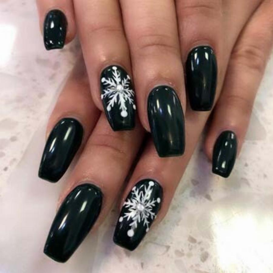 Υπέροχα γιορτινά σχέδια στα νύχια για τα Χριστούγεννα για να πάρετε ιδέες