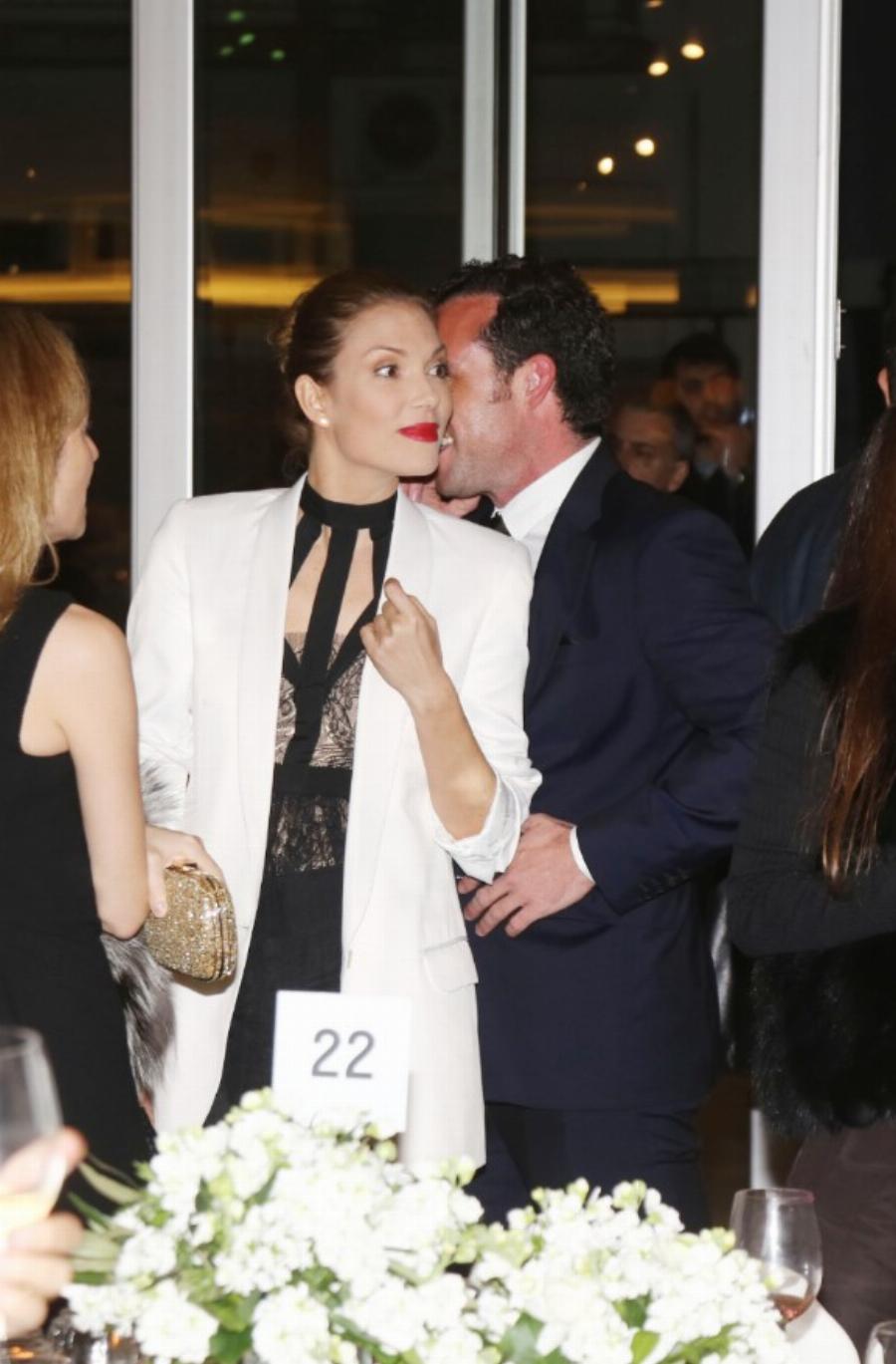 Σπάνιες και αδημοσίευτες φωτογραφίες διάσημων ζευγαριών: 10 εικόνες από την πρώτη κοινή τους εμφάνιση