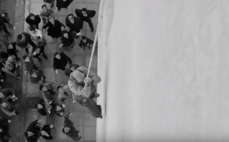 Ο Θανάσης Βέγγος έπαιξε τη ζωή του κόρωνα γράμματα: Η πιο αστεία και επικίνδυνη σκηνή που γυρίστηκε