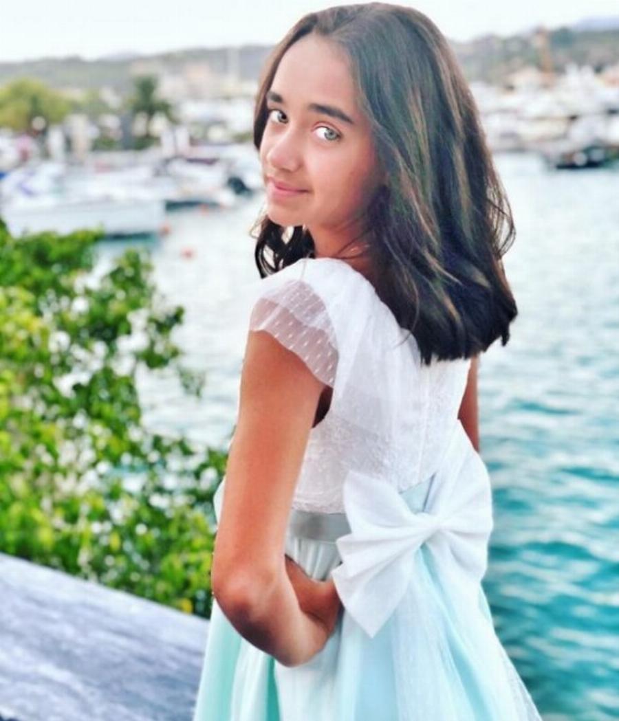 Θάνος Πετρέλης: Τα κοριτσάκια του μεγάλωσαν – Πήραν τα μάτια του και έχουν αγγελικό πρόσωπο