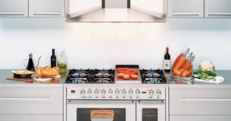 Ο επαναστατικός ηλεκτρικός φούρνος που κάθε γυναίκα θα ήθελε στην κουζίνα της