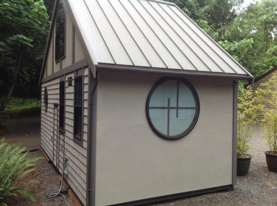 Μόλις 26 τετραγωνικά και στήνεται στο χώρο σου: Το πολυτελές εσωτερικό του διαθέτει μέχρι και τζακούζι