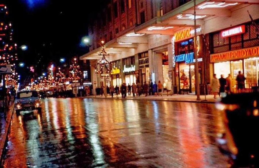 Πως ήταν η Χριστουγεννιάτικη Αθήνα πριν από 55 χρόνια; Υπέροχες φωτογραφίες!