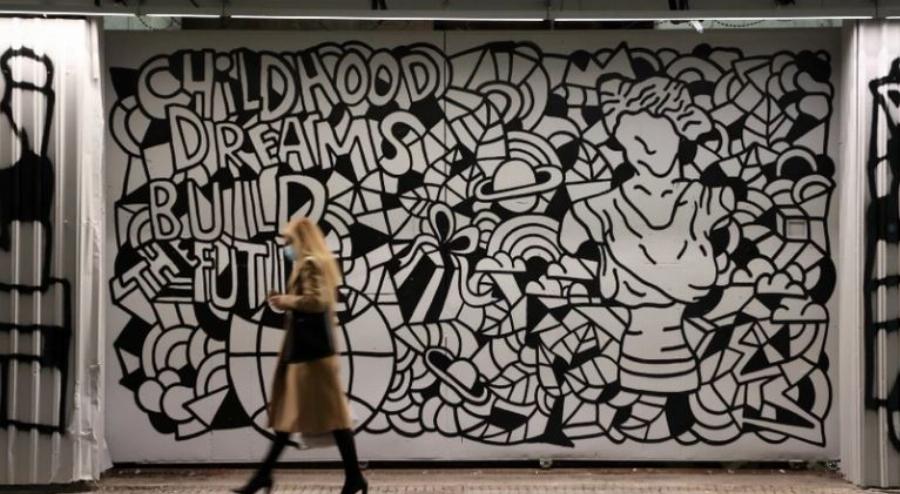 Μινιόν: Τα φώτα άναψαν στο ιστορικό κτήριο και «έλαμψε» η Πατησίων