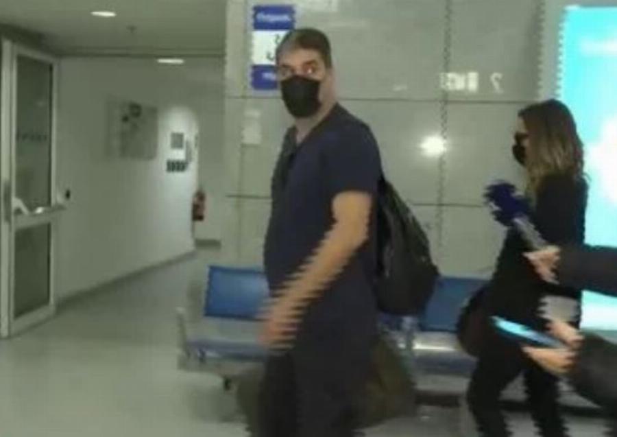 «Μπορείτε να εξαφανιστείτε ;»: Επεισόδιο στο αεροδρόμιο με ρεπόρτερ και Μπισμπίκη – Βανδή