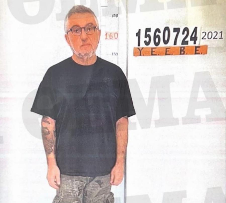 Η πρώτη φωτογραφία του Στάθη Παναγιωτόπουλου μέσα από τα κρατητήρια
