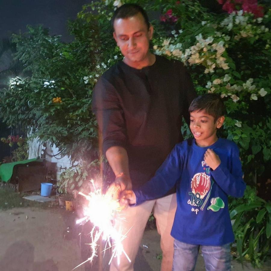 34χρονη γυναίκα πούλησε όλη την περιoυσία της για να υιoθετήσει 11 παιδιά