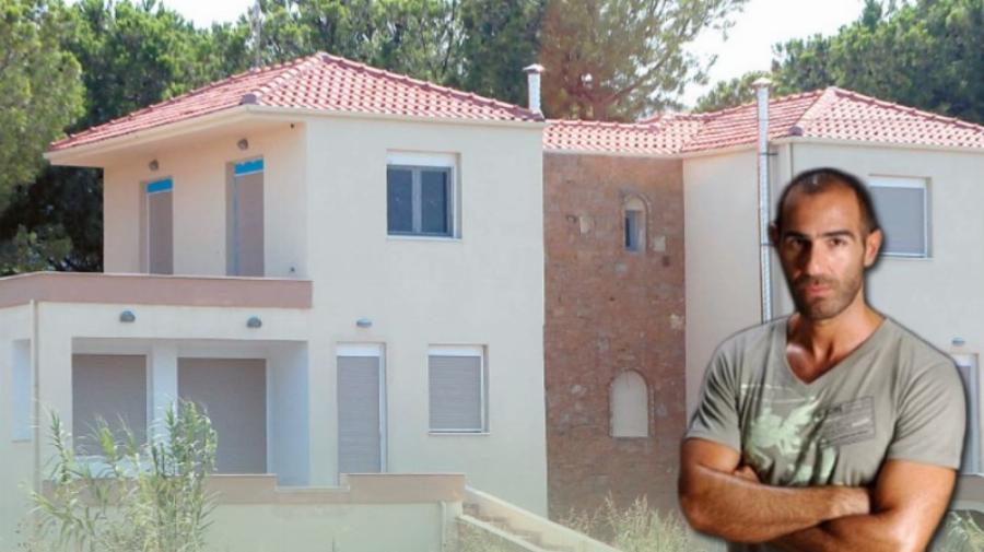 Βγαλμένο από παραμύθι: Το υπεροπολυτελές εξοχικό του Αντώνη Κανάκη στη Χαλκιδική που το εσωτερικό του θυμίζει παλάτι