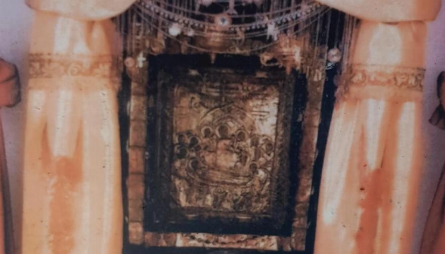 Διόρθωση: Όχι, δεν εμφανίστηκαν δυο άγγελοι στην εικόνα της Παναγίας Μαλεβής