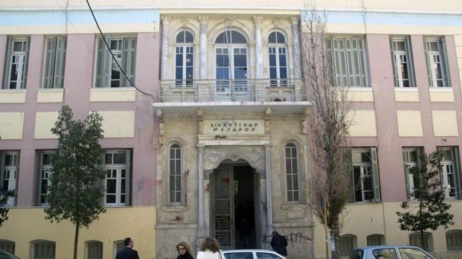 Ηράκλειο: 59χρονος έδειρε την συζυγό του μπροστά στα παιδιά γιατί μαγείρεψε ψαρόσουπα