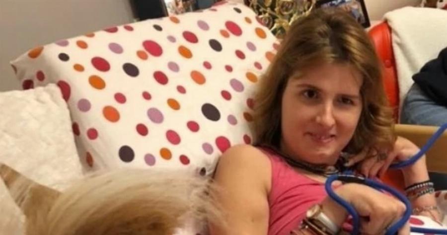 Η Μυρτώ της Πάρου χαμογελά ξανά: Οι συγκινητικές στιγμές λίγο πριν φύγει στο εξωτερικό