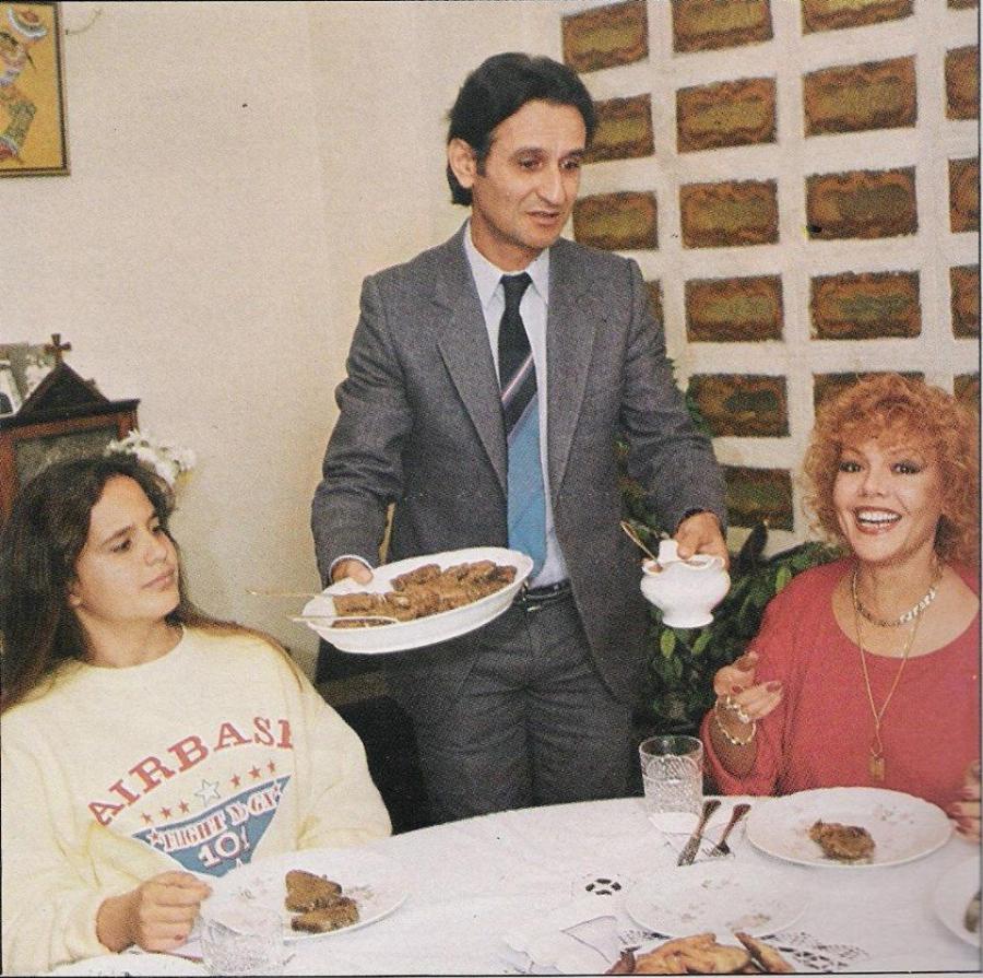 Μαρία Μπονέλου: Η πανέμορφη ηθοποιός, η σχέση λατρείας με το Μουστάκα για 40 χρόνια και το τέλος της λίγο μετά τον θάνατό του