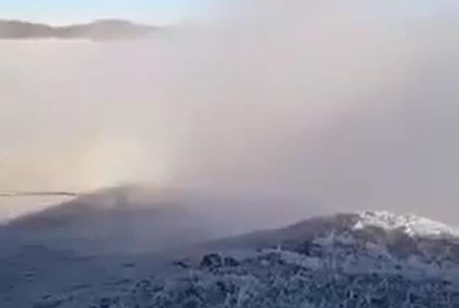 Ως «θείο σημάδι» παρουσιάζεται φυσικό φαινόμενο που εντοπίστηκε στο Άγιο Όρος – Όλη η αλήθεια