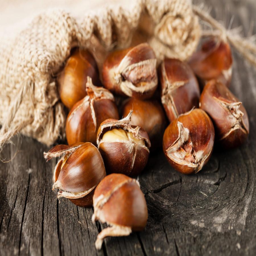 Ο τρόπος για να καθαρίσετε το κάστανο, με μία μόνο κίνηση χωρίς να το χαλάσετε