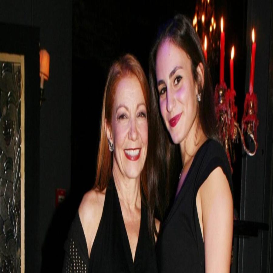 Πέμη Ζούνη: Η ενασχόληση με την πολιτική, η προσωπική της ζωή και η σοβαρή εγχείρηση της κόρης της στο κεφάλι