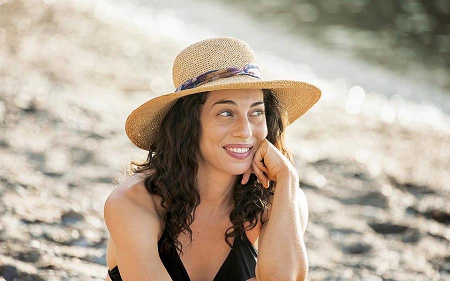 Μαργαρίτα Πανουσοπούλου: Η κούκλα κόρη της Μπέτυ Λιβανού έγινε 37 και έχει πάρει το ταλέντο της μητέρας της