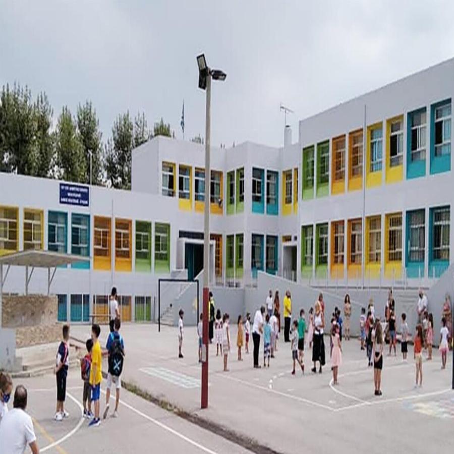 «Αγαπητοί γονείς… έχετε μαύρα μεσάνυχτα!»: Τσακίζει κόκκαλα η ανάρτηση ενός δασκάλου Δημοτικού Σχολείου