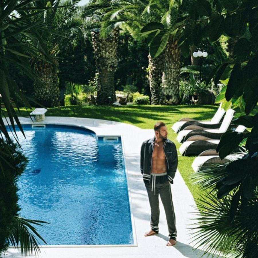 Θα σας πέσει το σαγόνι: Η υπερπολυτελής βίλα του Νίκου Κοκλώνη με τη μεγάλη πισίνα, γυμναστήριο και solarium