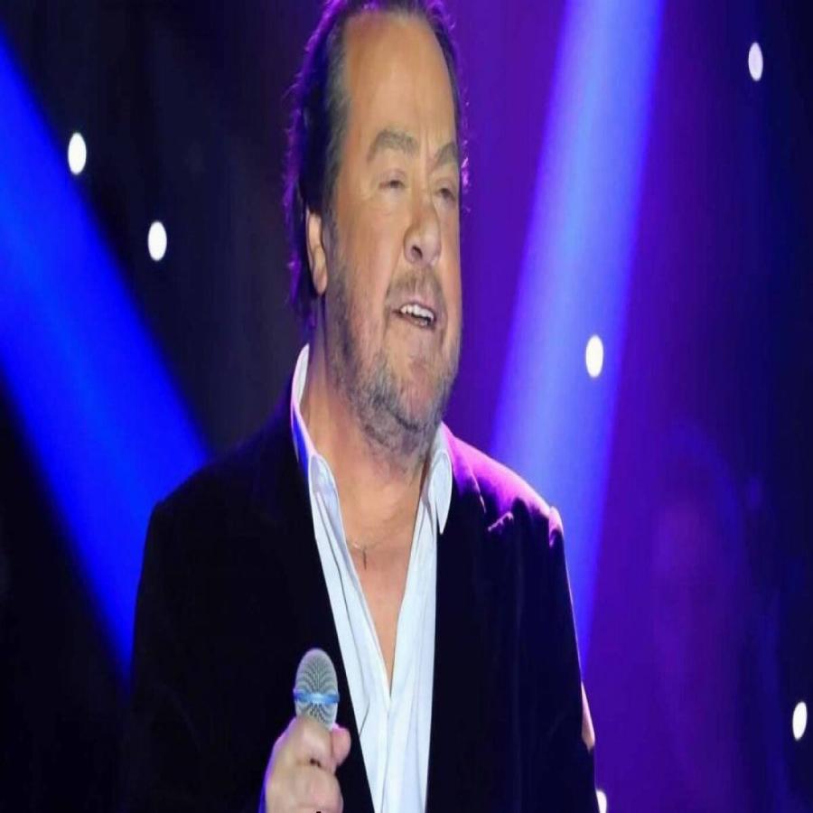 Γιάννης Πάριος: Η νέα σύντροφος του, η προσωπική του ζωή και τα πρώτα του βήματα στην μουσική