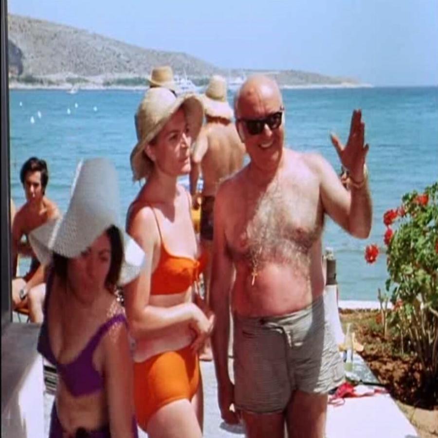 Αλέκος Σακελλάριος: Οι 8 πασίγνωστες ελληνικές ταινίες στις οποίες έπαιξε ως ηθοποιός και δεν τον καταλάβαμε