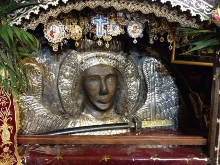 «Είχατε Άγιο, να ανάψετε μια λαμπάδα στον Ταξιάρχη»