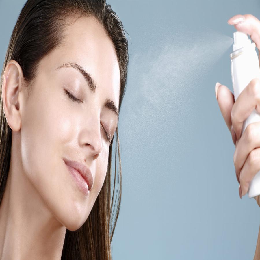 Συμβουλές ομορφιάς: Τα 12 εύκολα κόλπα για να δείχνετε φρέσκες και πιο νέες