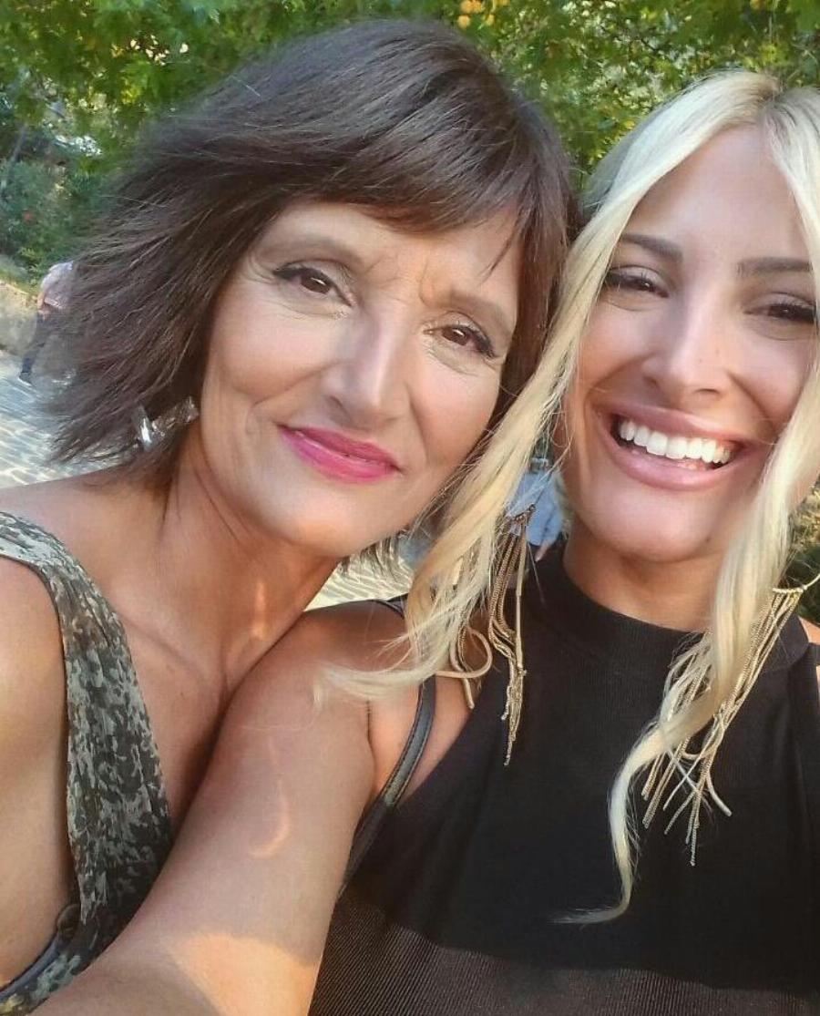 «Έχει καρκίνο, κάνει χημειοθεραπείες»: Με δάκρυα στα μάτια η Ιωάννα Τούνη μίλησε για το πρόβλημα υγείας που αντιμετωπίζει η μητέρα της