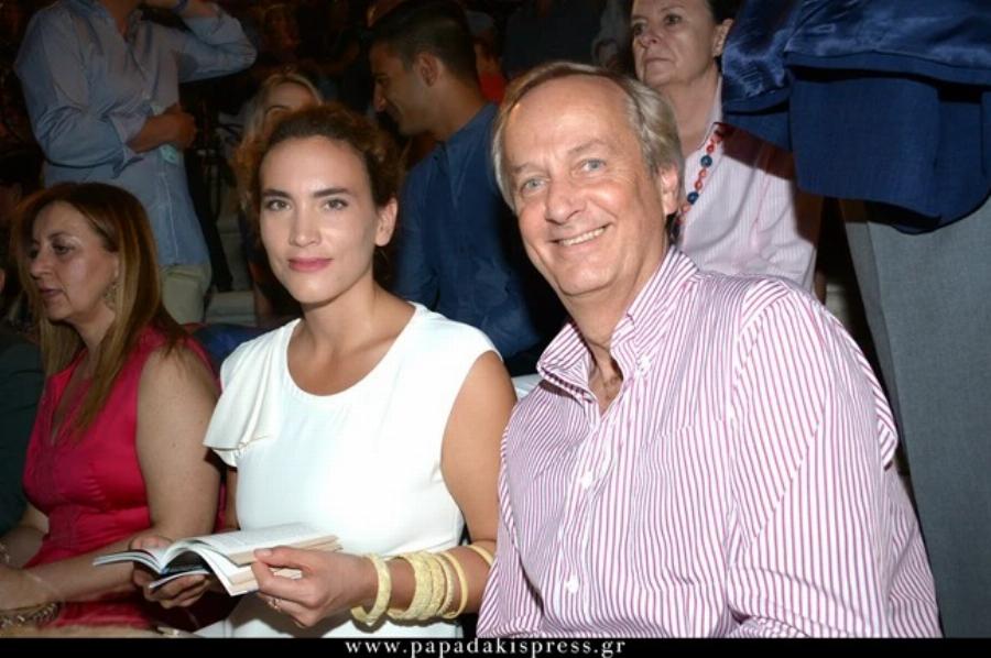 «Η αγάπη χρόνια δεν κοιτά»: Έλληνες διάσημοι και ξένοι που έχουν ως και 50 χρόνια διαφορά ηλικίας με τις συντρόφους τους