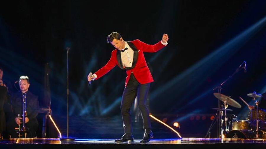 17 λεπτά με αμοιβή 215.000 ευρώ: Αυτή είναι η εξήγηση του αστρονομικού ποσού της πρωτοχρονιάτικης εμφάνισης του Σάκη Ρουβά