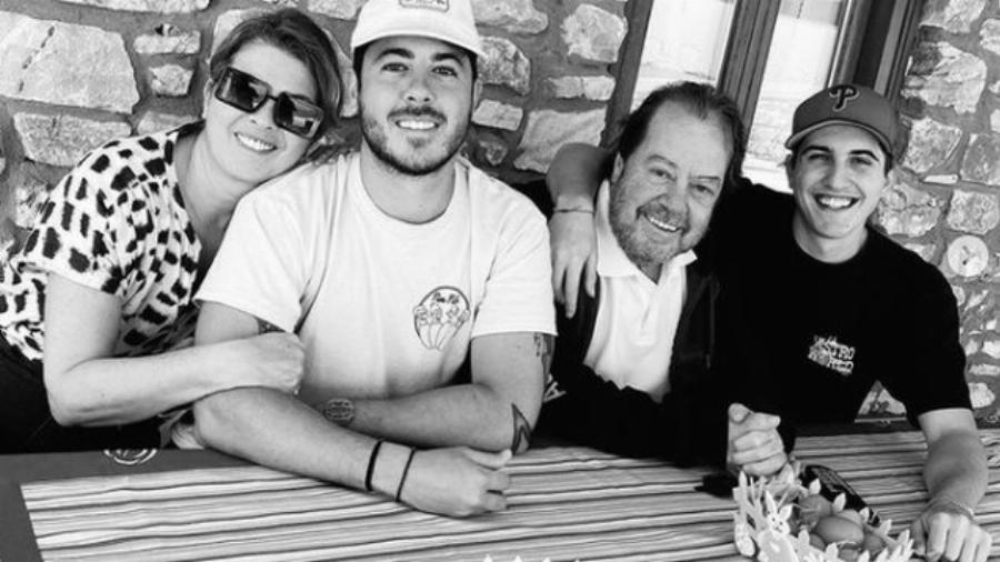 O γιος του Γιάννη Πάριου, Μιχάηλ Βαρθακούρης, παρουσιάζει την πρώτη του φωτογραφική έκθεση