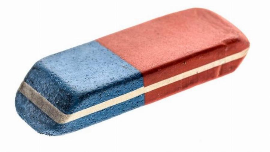 99/100 πιστεύουν ότι το μπλε κομμάτι της γόμας σβήνει στυλό. Εσύ ξέρεις τι στ’ αλήθεια κάνει;