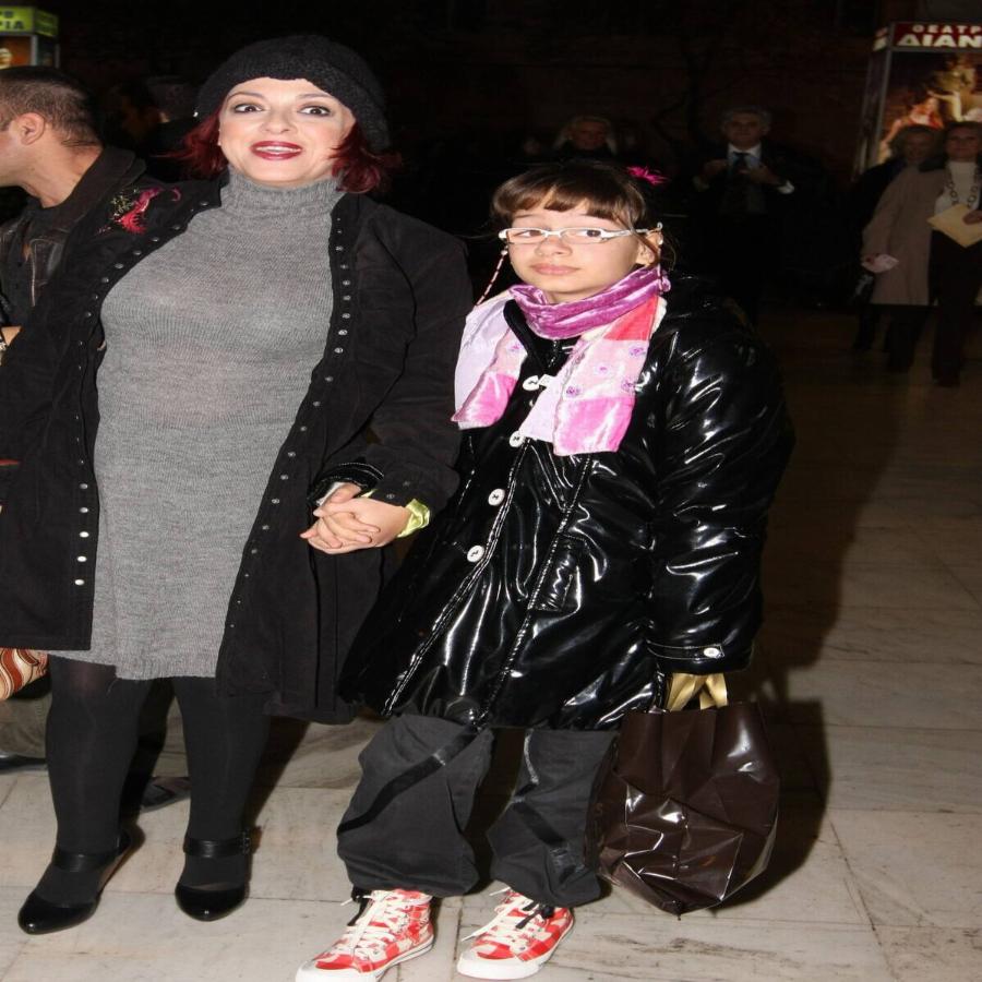 Η κόρη των Παπακωνσταντίνου και Ράντου έγινε 25 ετών – Πήρε το ταλέντο των γονιών της και ασχολείται με τις Καλές Τέχνες