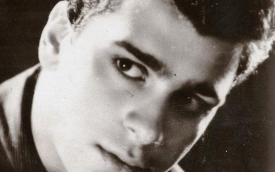 Κώστας Κακκαβάς: Ο καρδιοκατακτητής με τις 80 ταινίες, το ψευδώνυμο, η συγνώμη στον Μπάρκουλη και η άψογη εμφάνιση στα 84