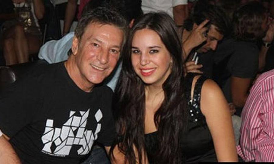 Δημήτρης Κοντολάζος: Η τεράστια επιτυχία, η κουμπαριά με τη Μενεγάκη, η κόρη εκτός γάμου, το μεγάλο σκάνδαλο και το οικογενειακό δράμα