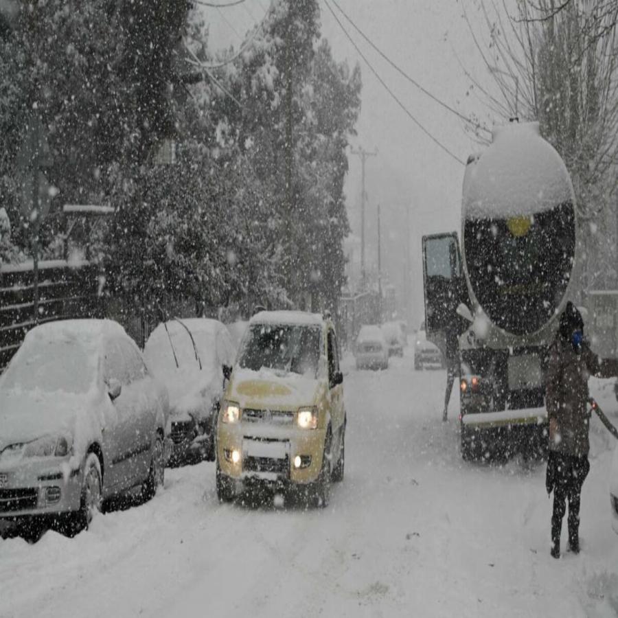 Μην προσποιείστε ότι γνωρίζετε: Απλές συμβουλές για να οδηγούμε σωστά στο χιόνι