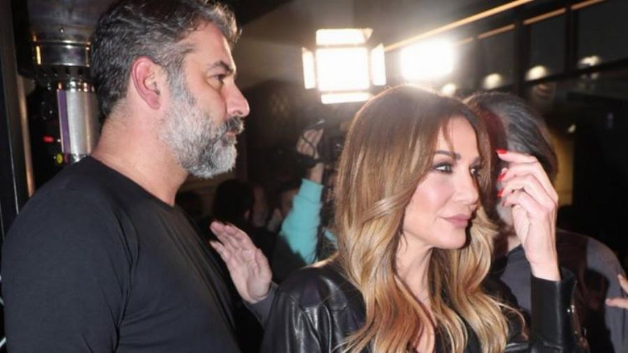 Γάμος Βανδή – Μπισμπίκη: Η πρόταση, το εκκλησάκι του γάμου και η πρόβα νυφικού