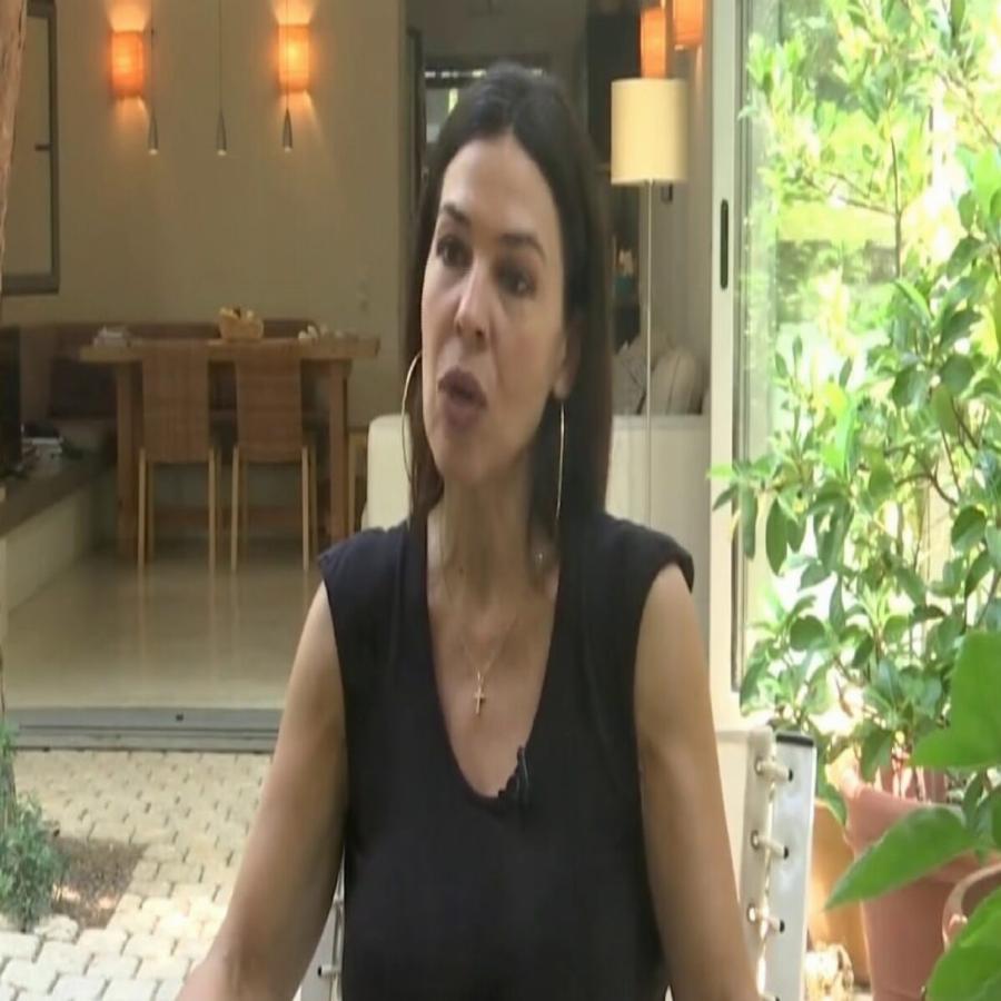 Ναταλία Δραγούμη: Το ονειρεμένο σπίτι, ο εντυπωσιακός κήπος και το υπαίθριο μπάνιο για να βλέπει τον ουρανό