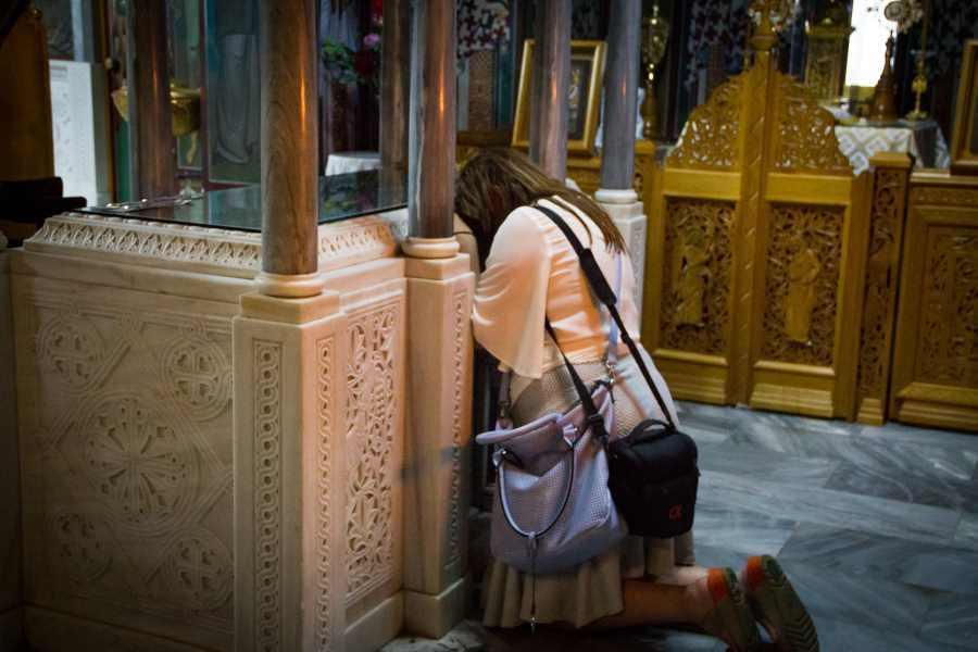 Εκκλησία: «Είμαι ο Οσιομάρτυς Ραφαήλ, τα οστά που βρέθηκαν στις Καρυές είναι δικά μου»