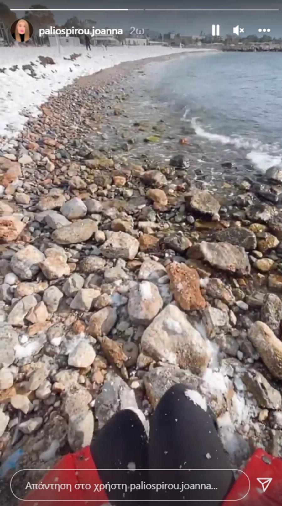 Συγκίνηση για τη μαχήτρια: Η Ιωάννα Παλιοσπύρου απολαμβάνει το χιονισμένο τοπίο και φτιάχνει χιονάνθρωπο