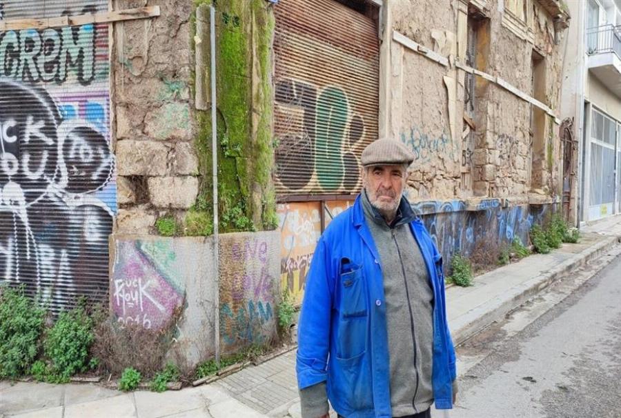 «Ήμουν αναλφάβητος, σώθηκα επειδή διάβαζα τα βιβλία που έβρισκα στα σκουπίδια»