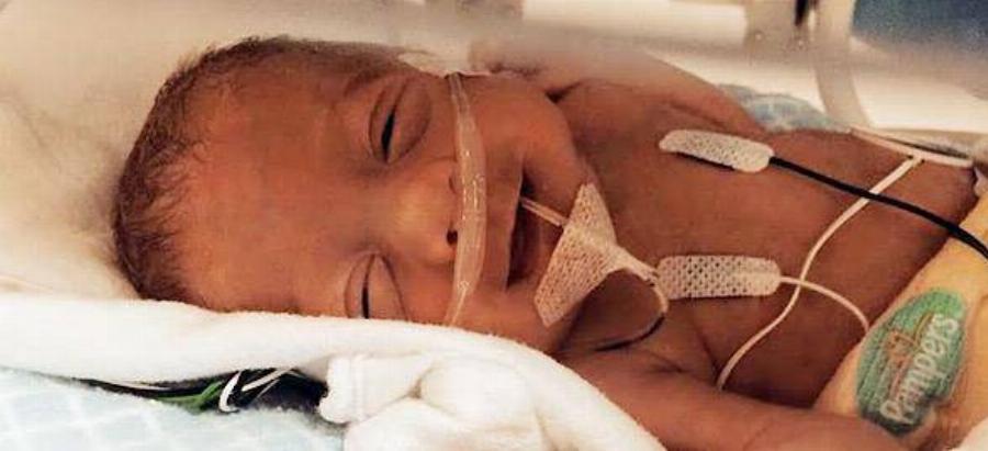 Απίστευτη είδηση: 8+1 πρόωρα μωράκια χαμογελούν γιατί βγήκαν νικητές