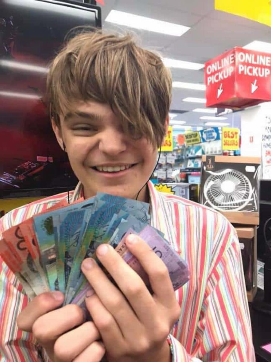 Αυτισμός: 17χρονος δεν μπορούσε να βρει δουλειά λόγω της ασθένειας του και έτσι έφτιαξε την δική του επιχείρηση