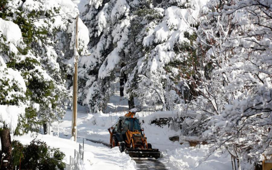 Κακοκαιρία «Ελπίδα»: Ποιες περιοχές έχει ντύσει στα λευκά, πως θα κινηθεί και πότε φτάνουν τα χιόνια στην Αττική