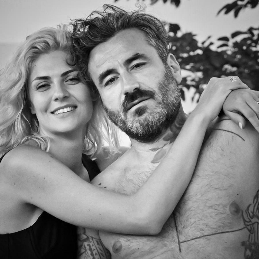 Γιώργος Μαυρίδης: Η κρυφή προσωπική του ζωή, η πρόταση γάμου στην Κρίστη και η τελευταία σφιχτή αγκαλιά στην Μόλυ