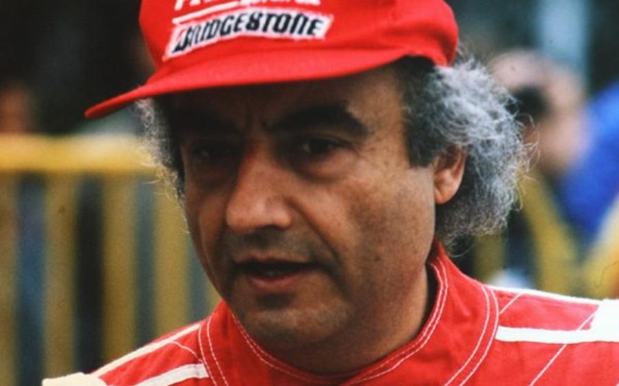 «Έκρηξη» Ιαβέρη: «Ο Έλληνας τρίβλακας οδηγός με κινητό, τσιγάρο και καφέ!»