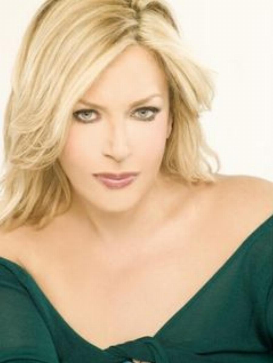 Σεμίνα Διγενή: Οι δυσκολίες στα παιδικά χρόνια, οι εξώσεις, το πρόβλημα υγείας και το όνειρο που έγινε πραγματικότητα