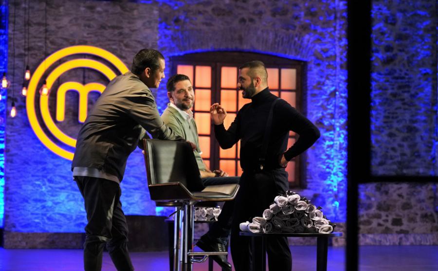 MasterChef: Ο νταής παίκτης που πετάει τηγάνια σε συναδέλφους – οργή στο Twitter για την επιθετική συμπεριφορά του