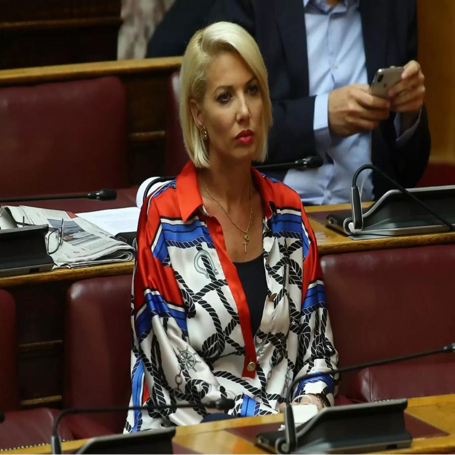 Κατερίνα Μονογυιού: Το τραγικό δυστύχημα του αδερφού της, η πολιτική, ο διαγωνισμός ομορφιάς και ο πολυσυζητημένος γάμος της