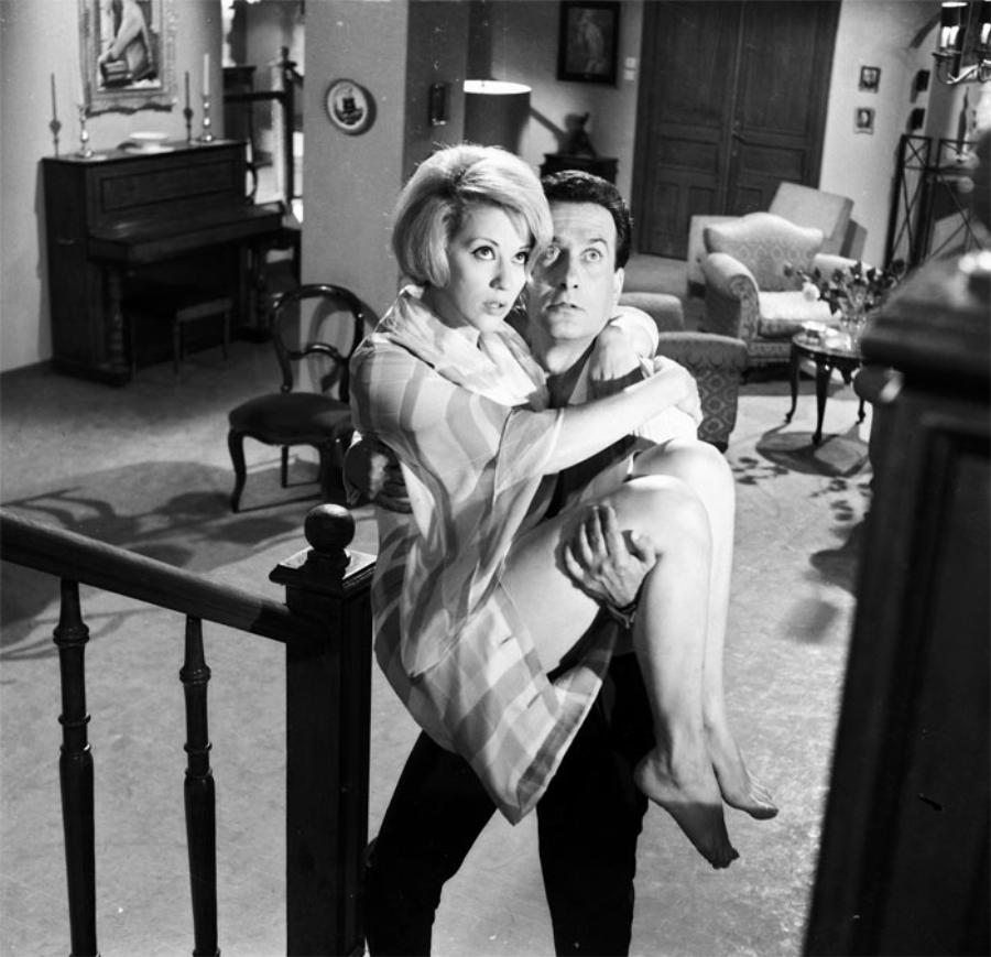 Ζωή Λάσκαρη: Ο κρυφός αρραβώνας με έναν αλκοολικό και ο γάμος με τον Λυκουρέζο που κόντεψε να μη συμβεί ποτέ